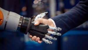 Serrage de main entre un robot et un humain